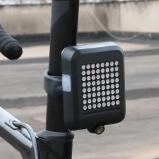 （全台瘋）L017 自行車燈 騎行裝備 智慧型轉向LED燈 單車投影燈 山地車剎車尾燈 現貨供應